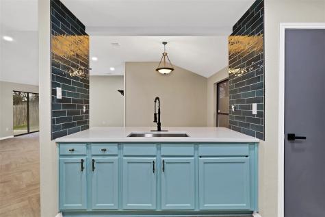 6624 Mattney Drive Dallas TX 75237