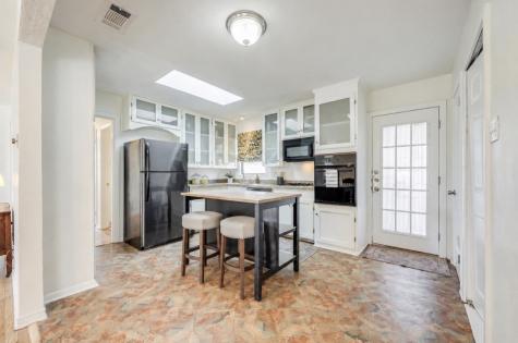 1745 Hilltop Drive Garland TX 75042