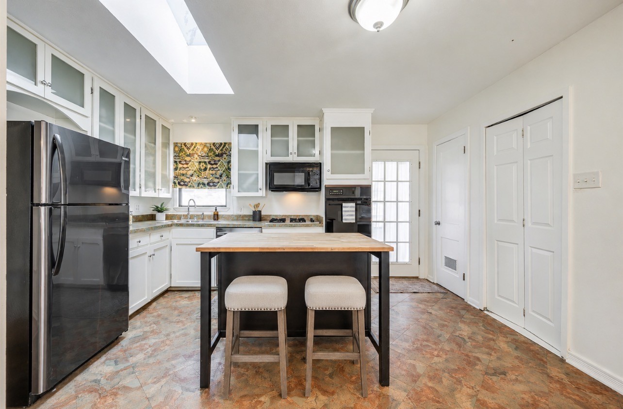 1745 Hilltop Drive Garland TX 75042