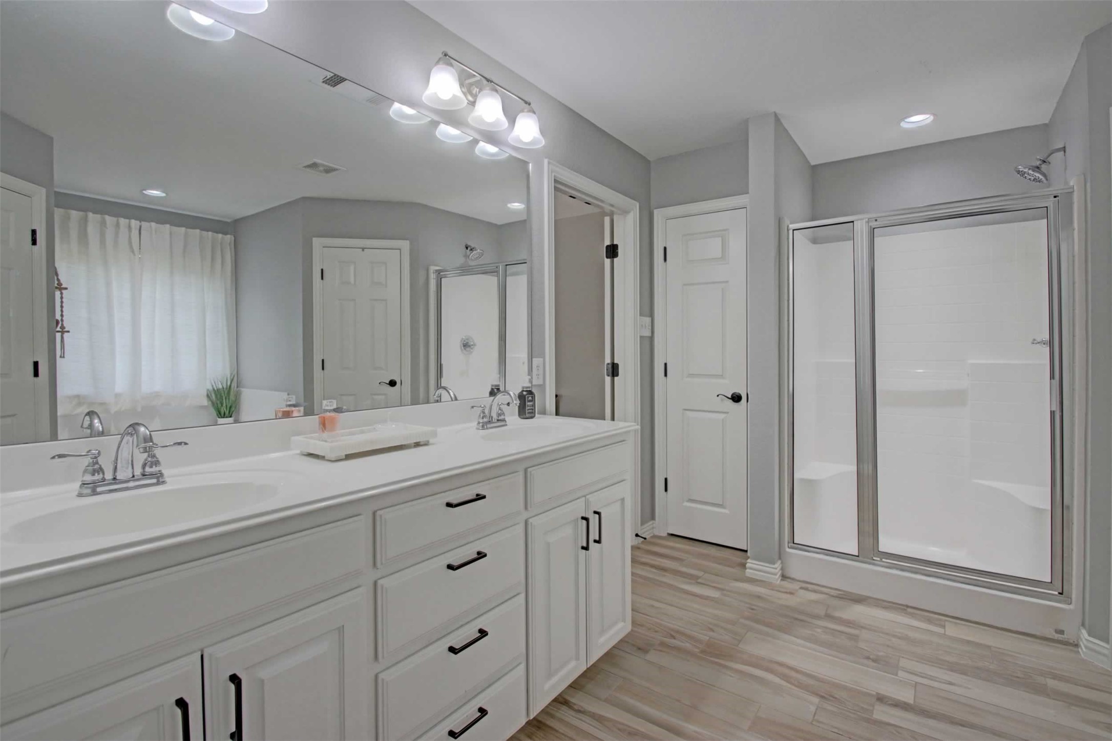 332 Delaware Street Burleson TX 76028