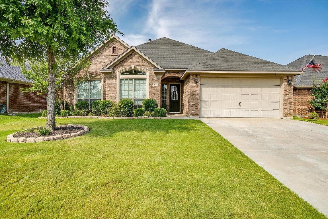 309 Merced Street Burleson TX 76028
