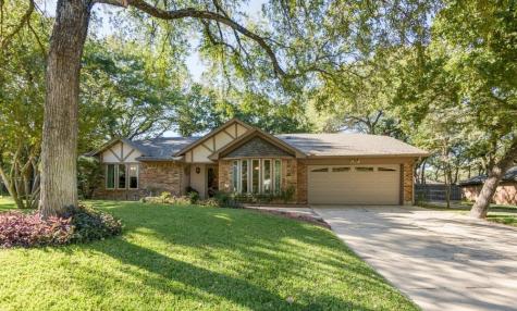4810 Fawn Valley Court Arlington TX 76017