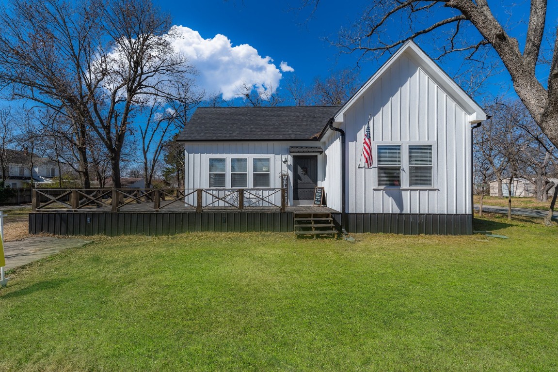 921 Park Avenue Bonham TX 75418