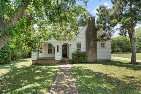 1110 S Harrison Street West TX 76691
