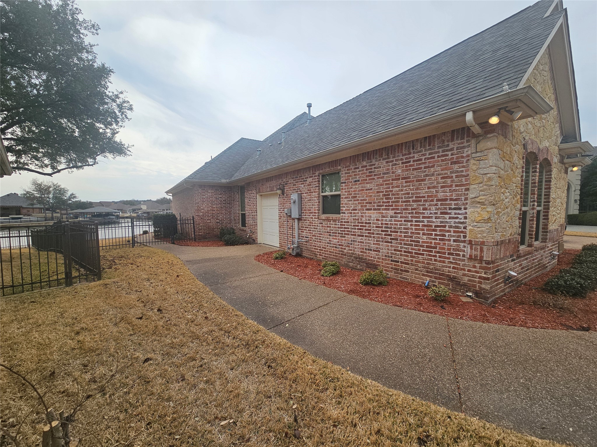 1103 Mallard Way Granbury TX 76048
