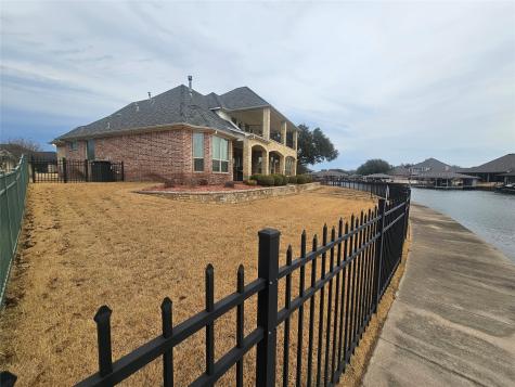 1103 Mallard Way Granbury TX 76048