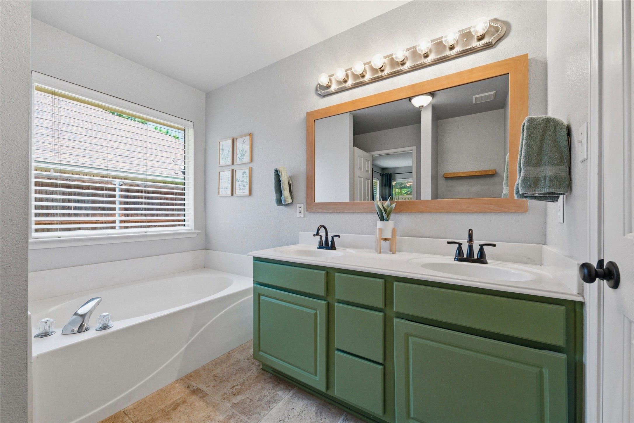 348 Meador Lane Burleson TX 76028