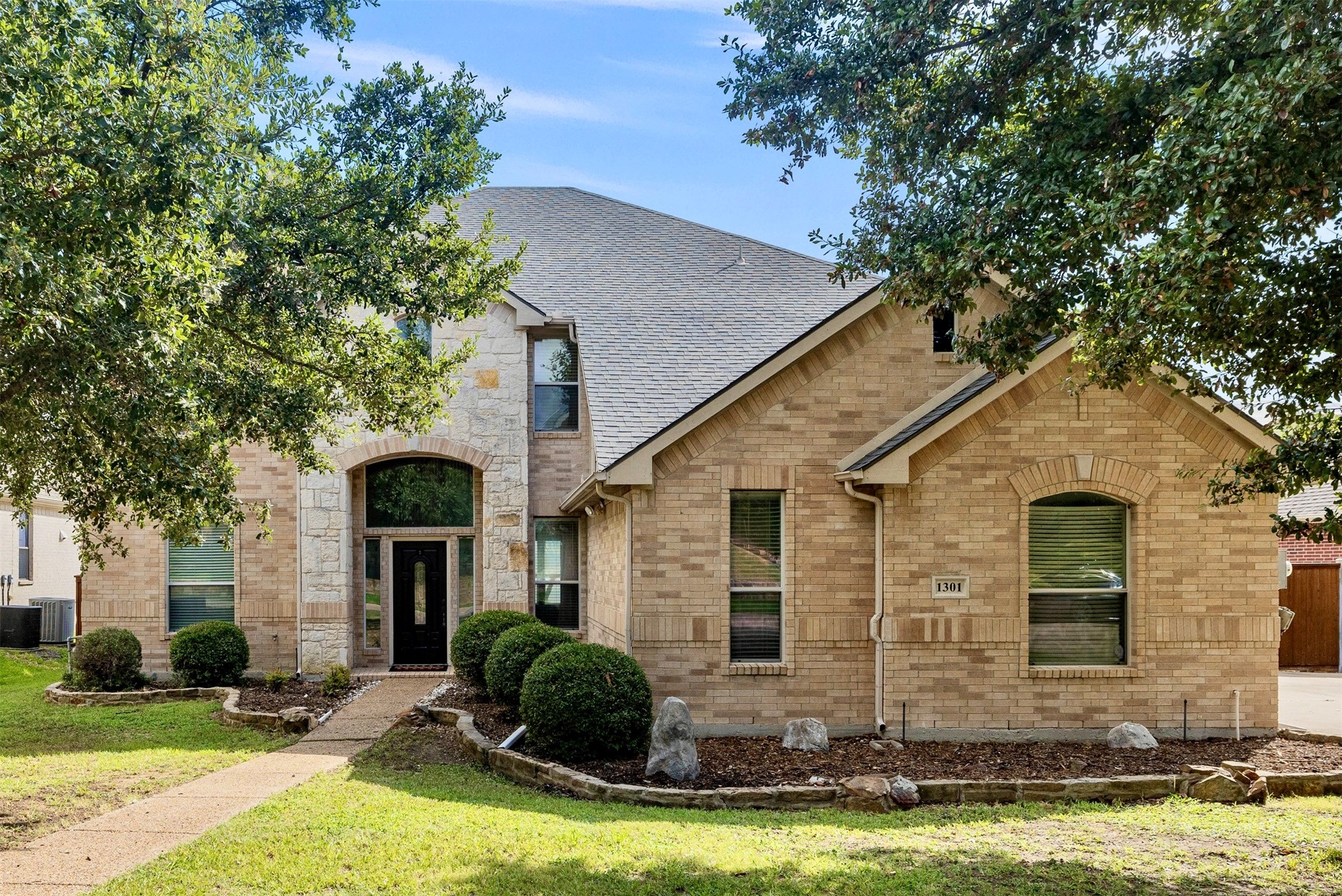 1301 Lakebreeze Drive Garland TX 75043