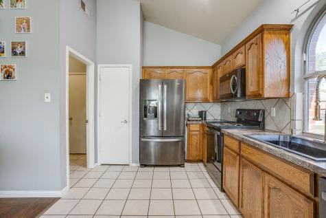 1209 Spanish Moss Drive Burleson TX 76028