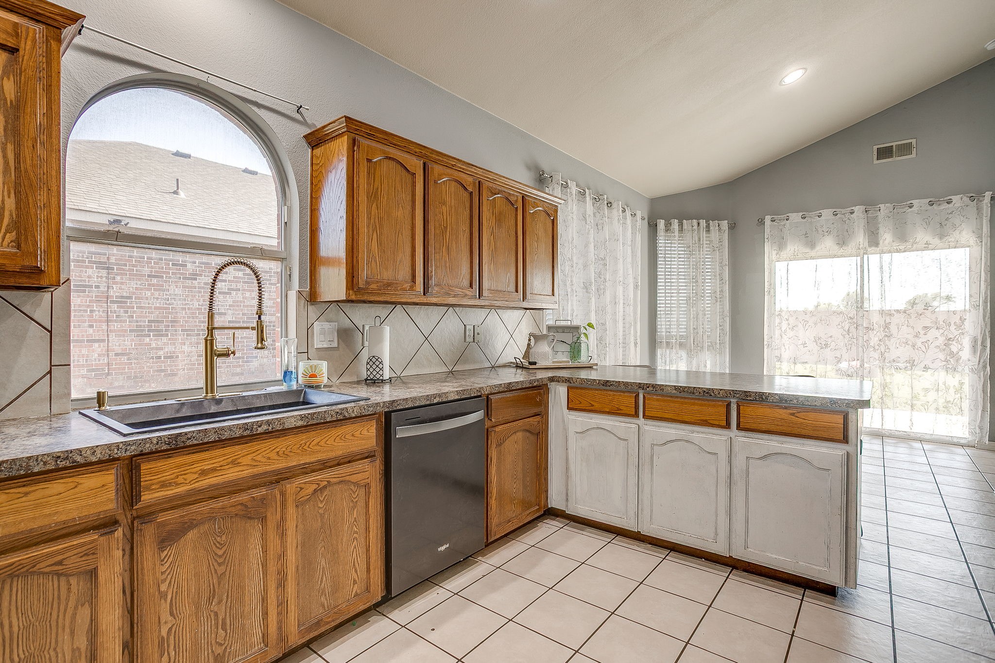 1209 Spanish Moss Drive Burleson TX 76028
