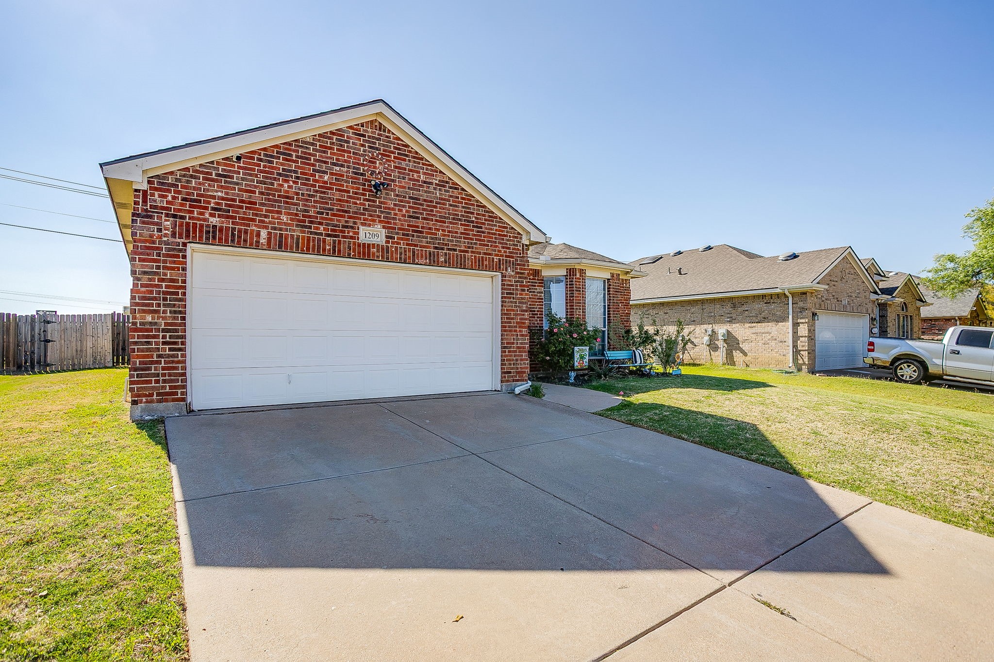 1209 Spanish Moss Drive Burleson TX 76028