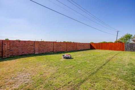 1209 Spanish Moss Drive Burleson TX 76028