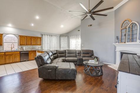 1209 Spanish Moss Drive Burleson TX 76028