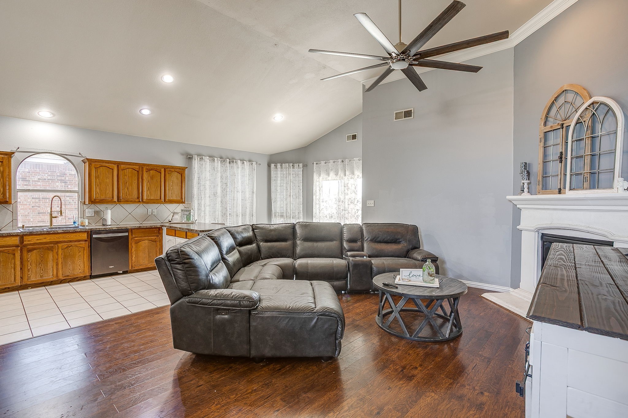 1209 Spanish Moss Drive Burleson TX 76028