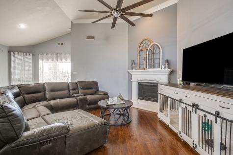 1209 Spanish Moss Drive Burleson TX 76028