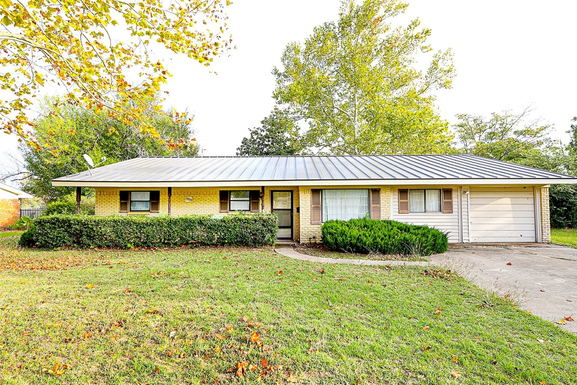 1309 Rock Street Bowie TX 76230