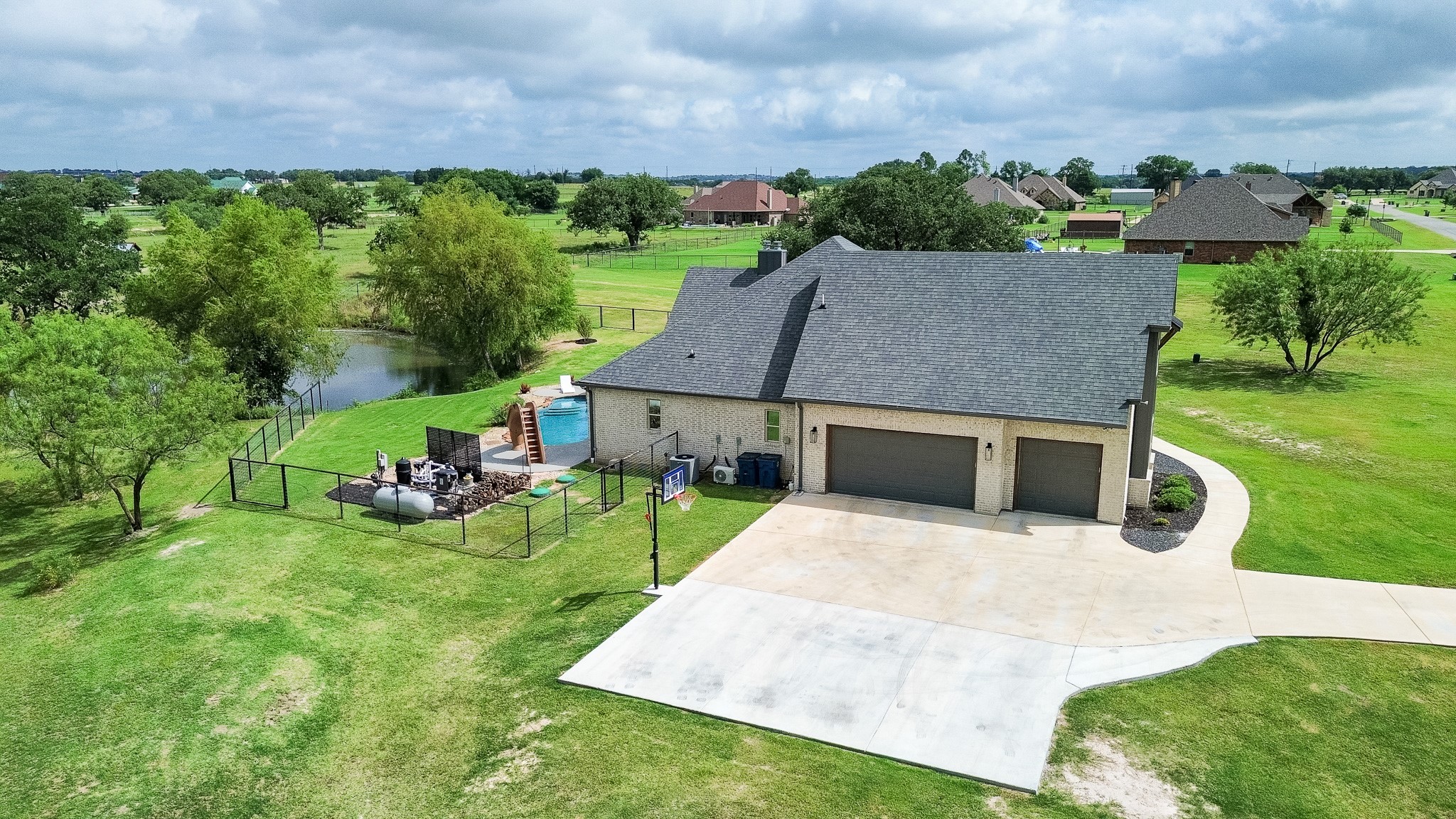 401 Spring Valley Road Weatherford TX 76087