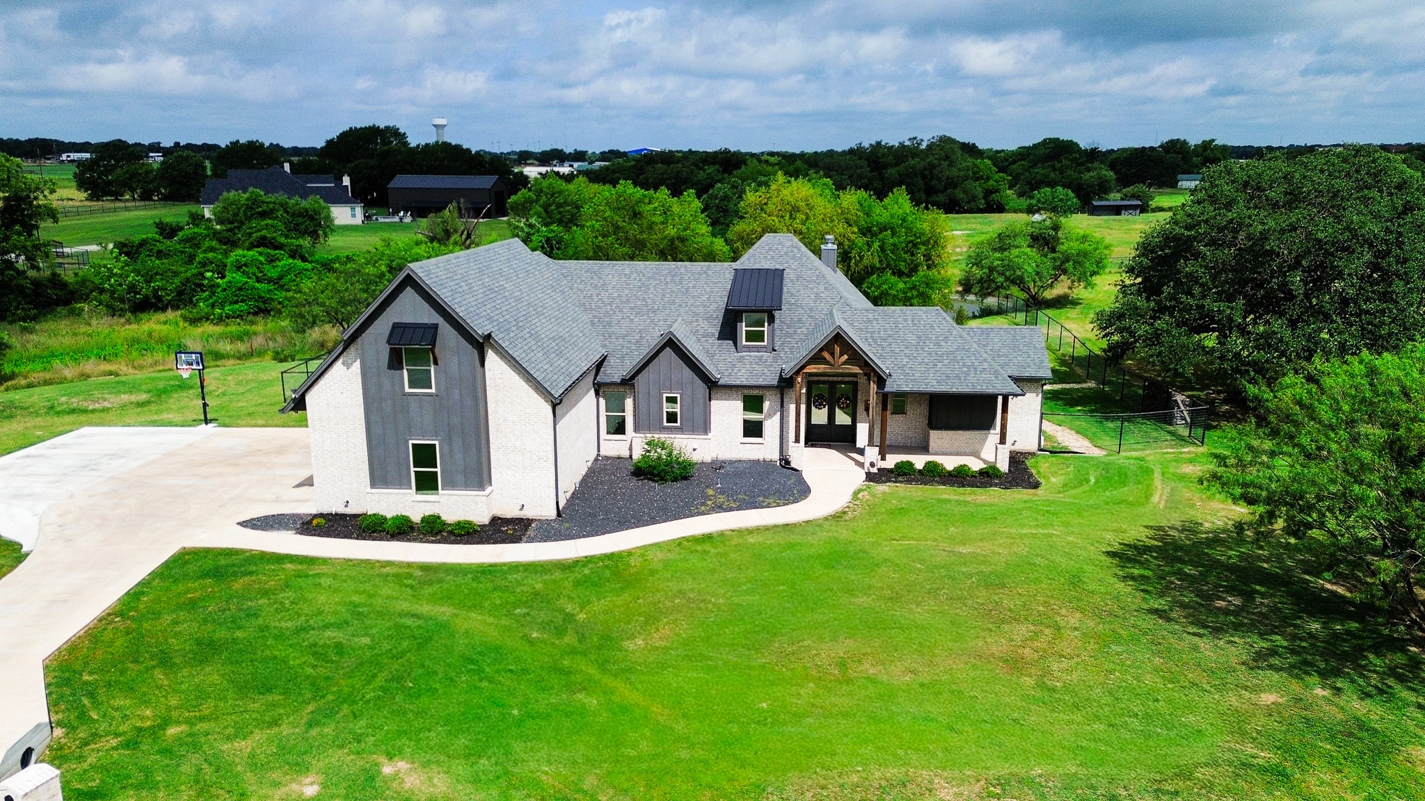 401 Spring Valley Road Weatherford TX 76087