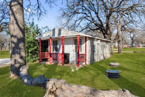 114 Private Road 2387 Alvord TX 76225