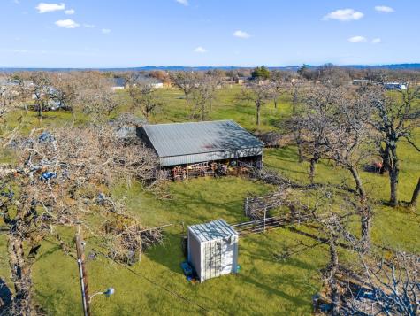 114 Private Road 2387 Alvord TX 76225