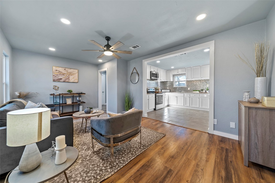 2664 Locust Avenue Dallas TX 75216