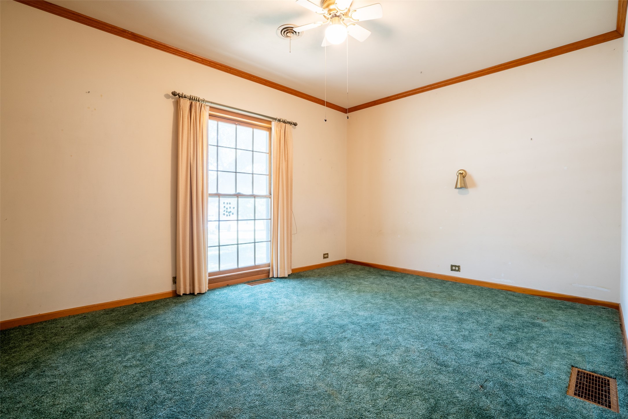 908 W Barnes Avenue Comanche TX 76442