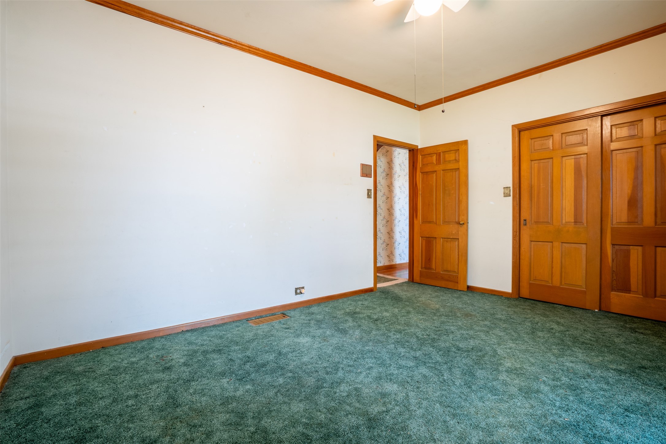 908 W Barnes Avenue Comanche TX 76442