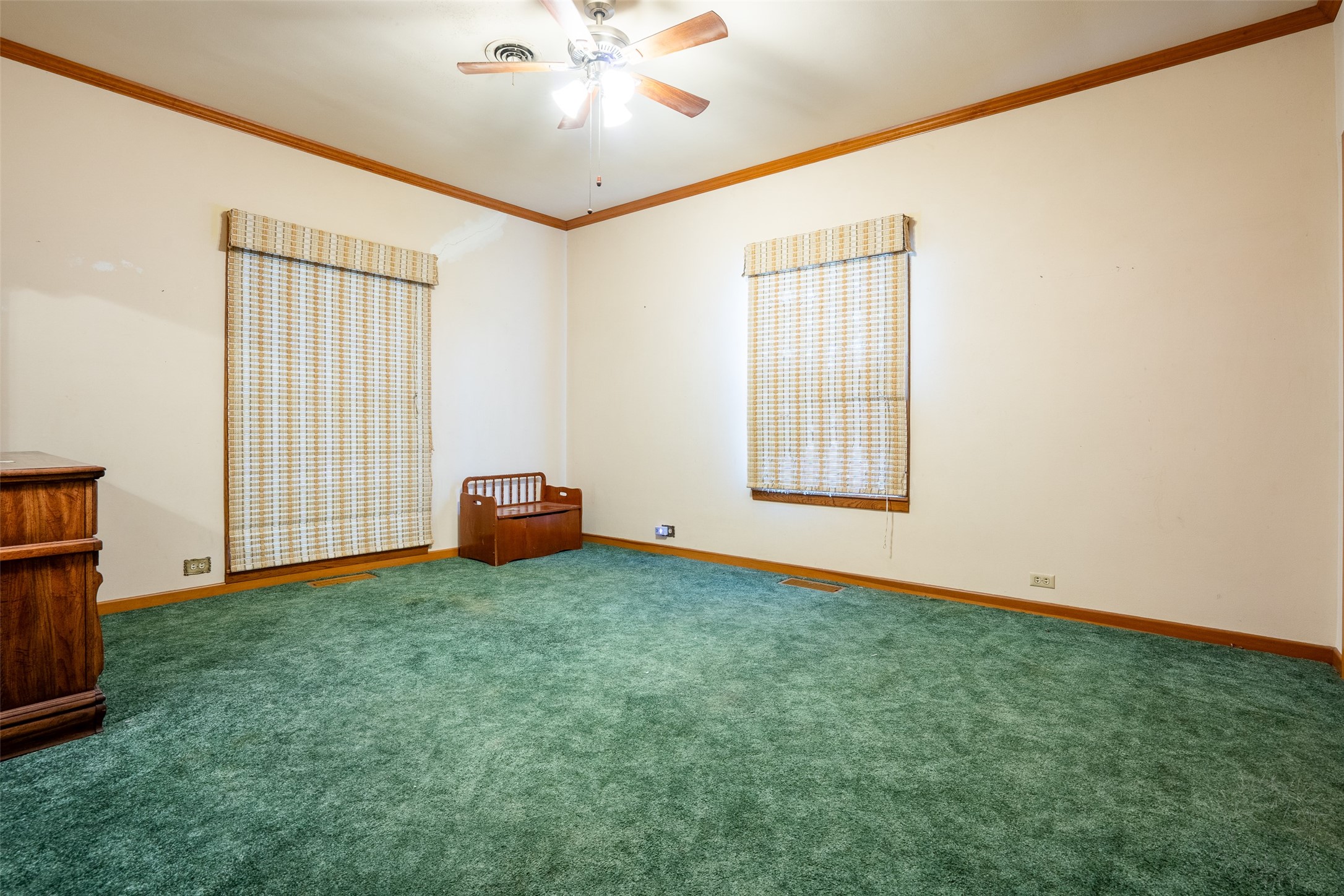 908 W Barnes Avenue Comanche TX 76442