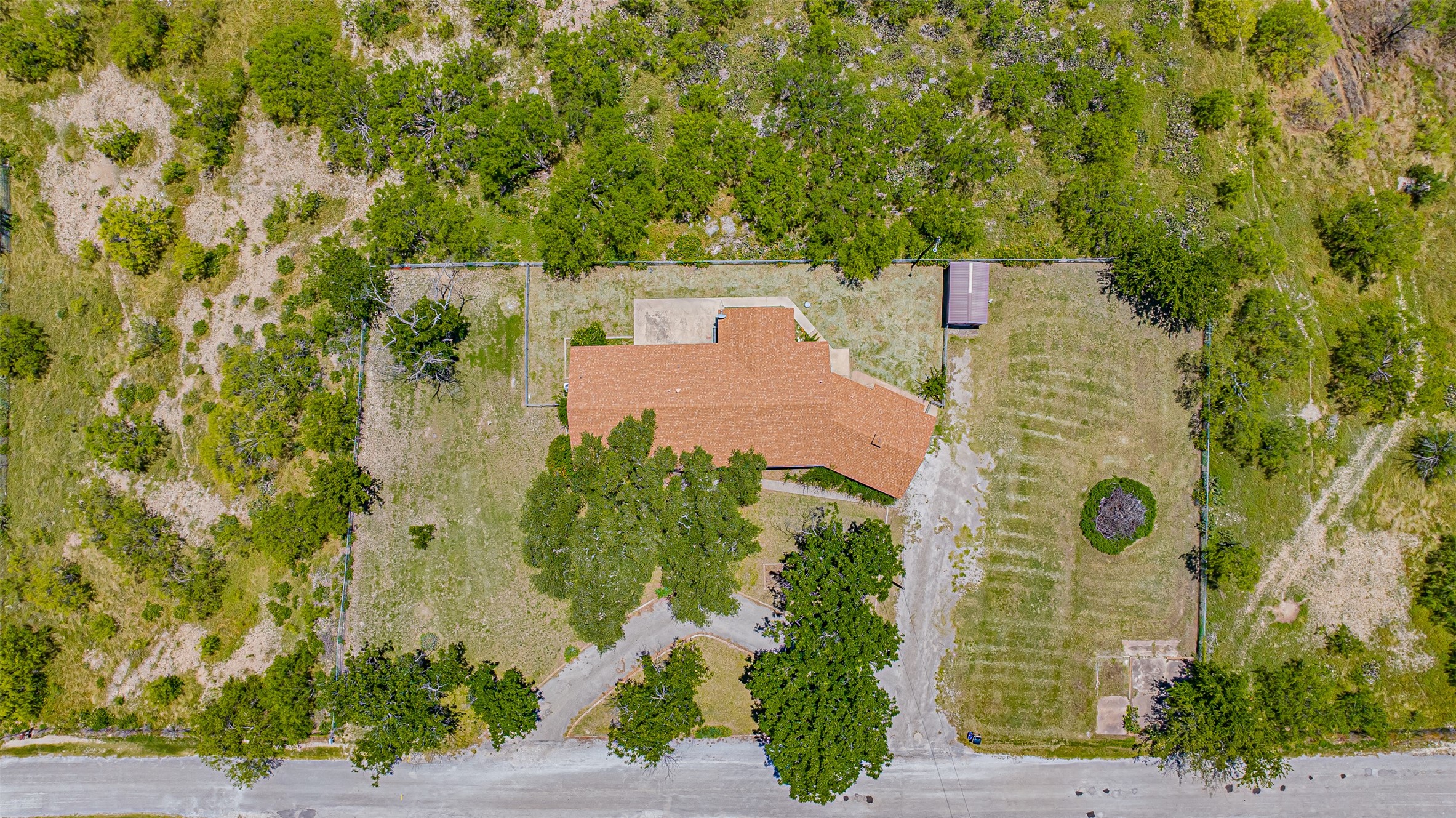 908 W Barnes Avenue Comanche TX 76442