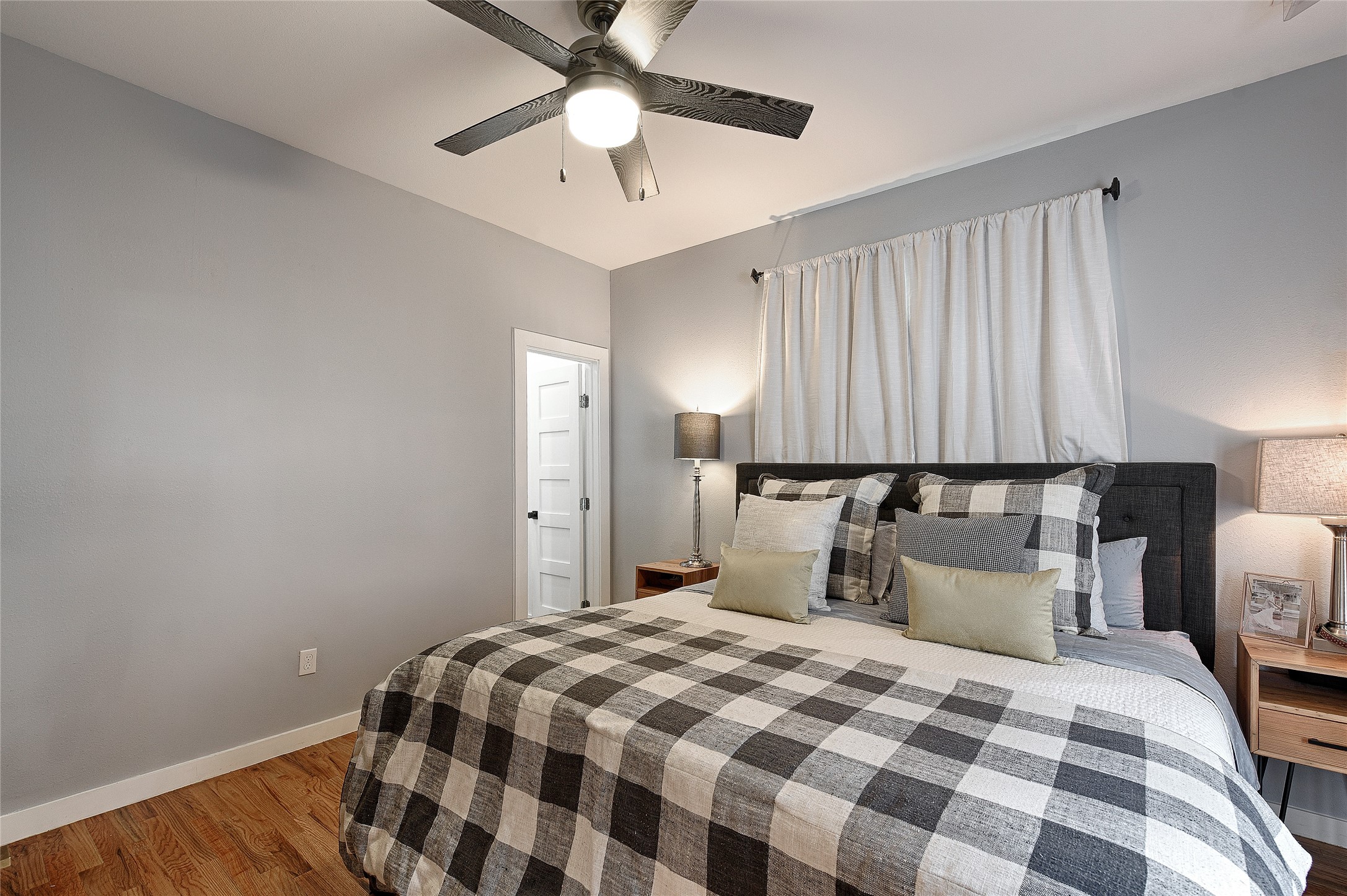1323 Lansford Avenue Dallas TX 75224