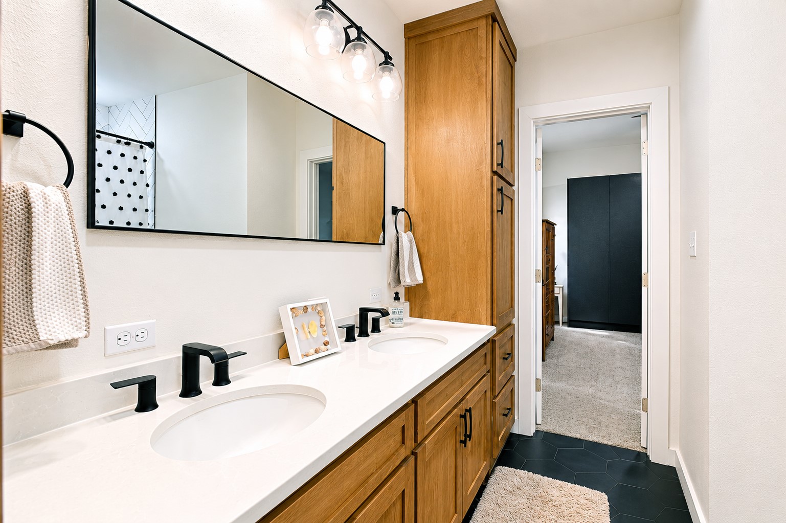 1323 Lansford Avenue Dallas TX 75224