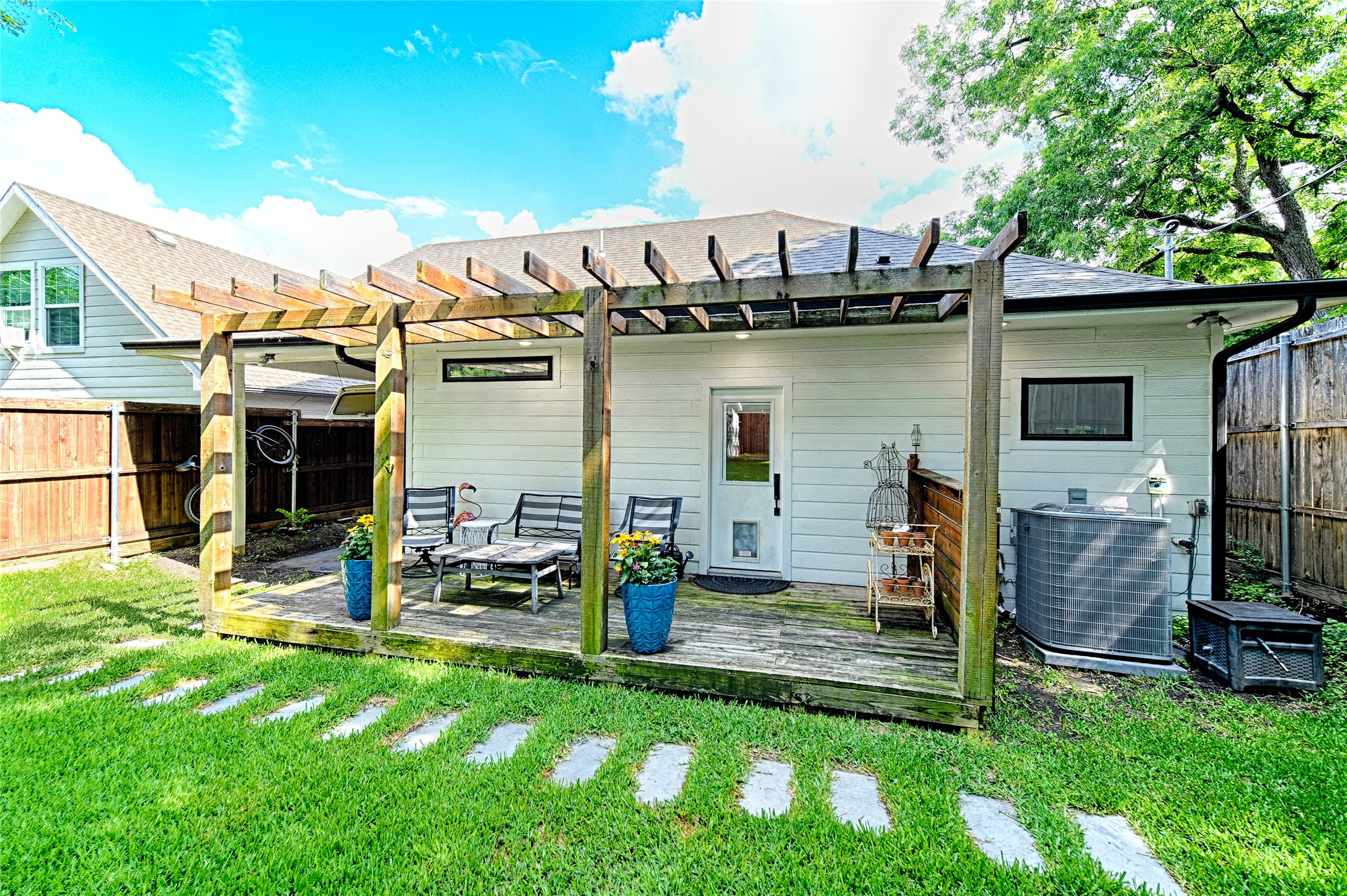1323 Lansford Avenue Dallas TX 75224