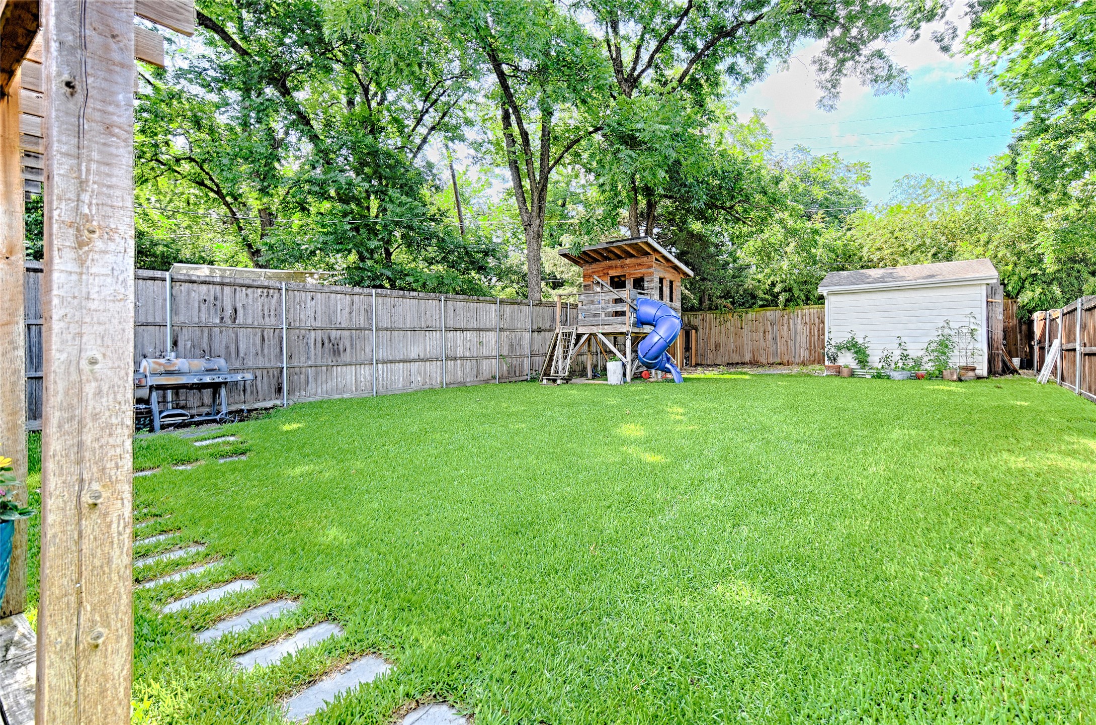 1323 Lansford Avenue Dallas TX 75224