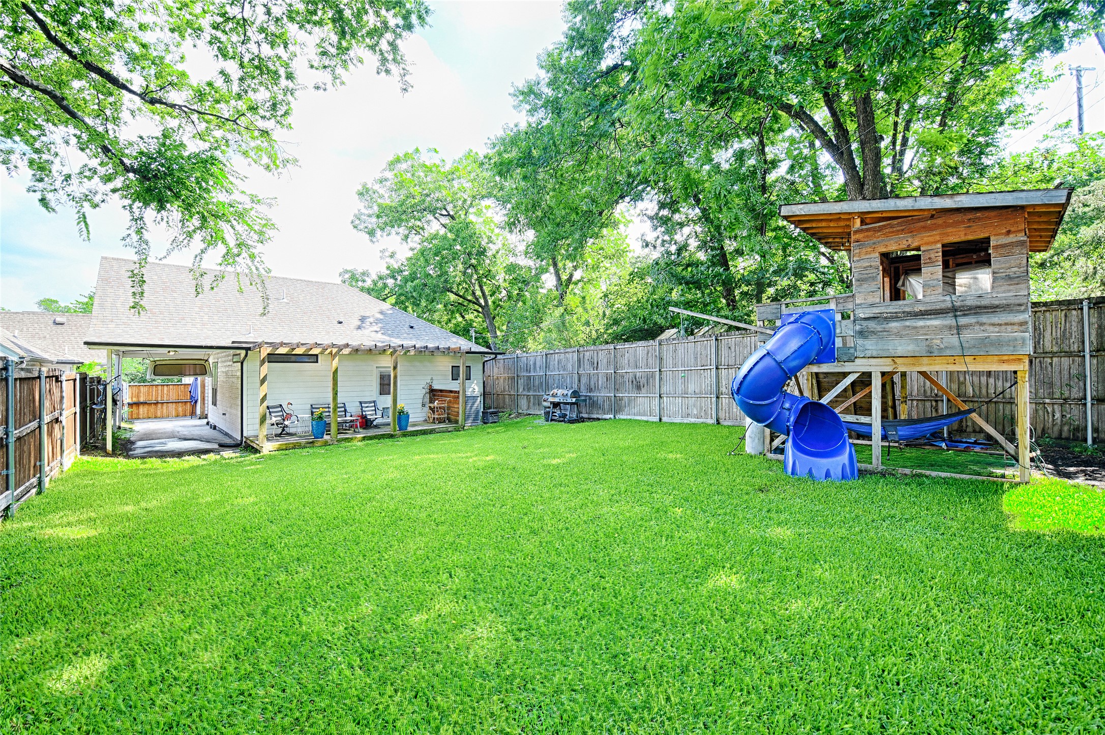 1323 Lansford Avenue Dallas TX 75224
