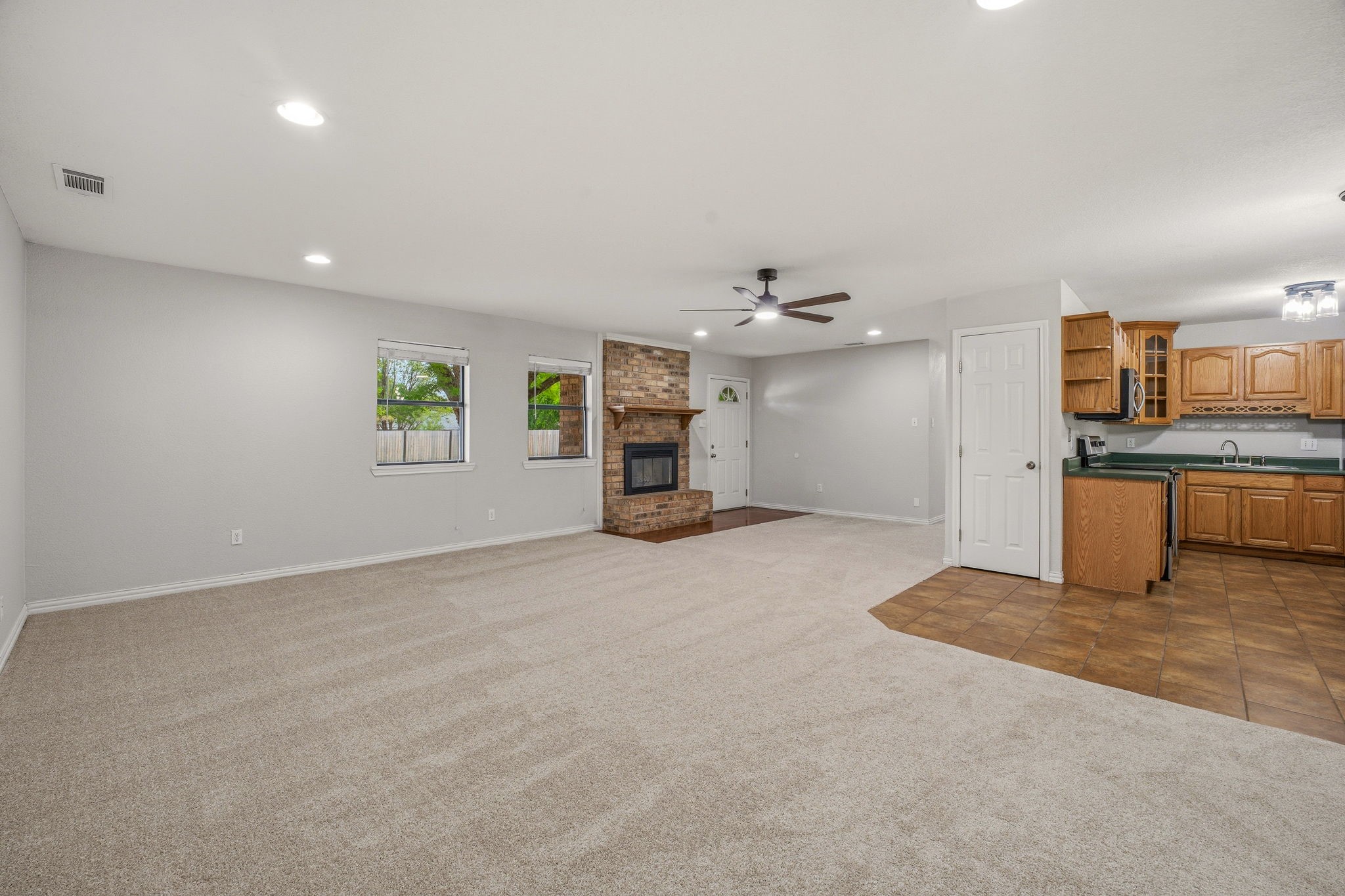 1414 W Torrey Street Granbury TX 76048
