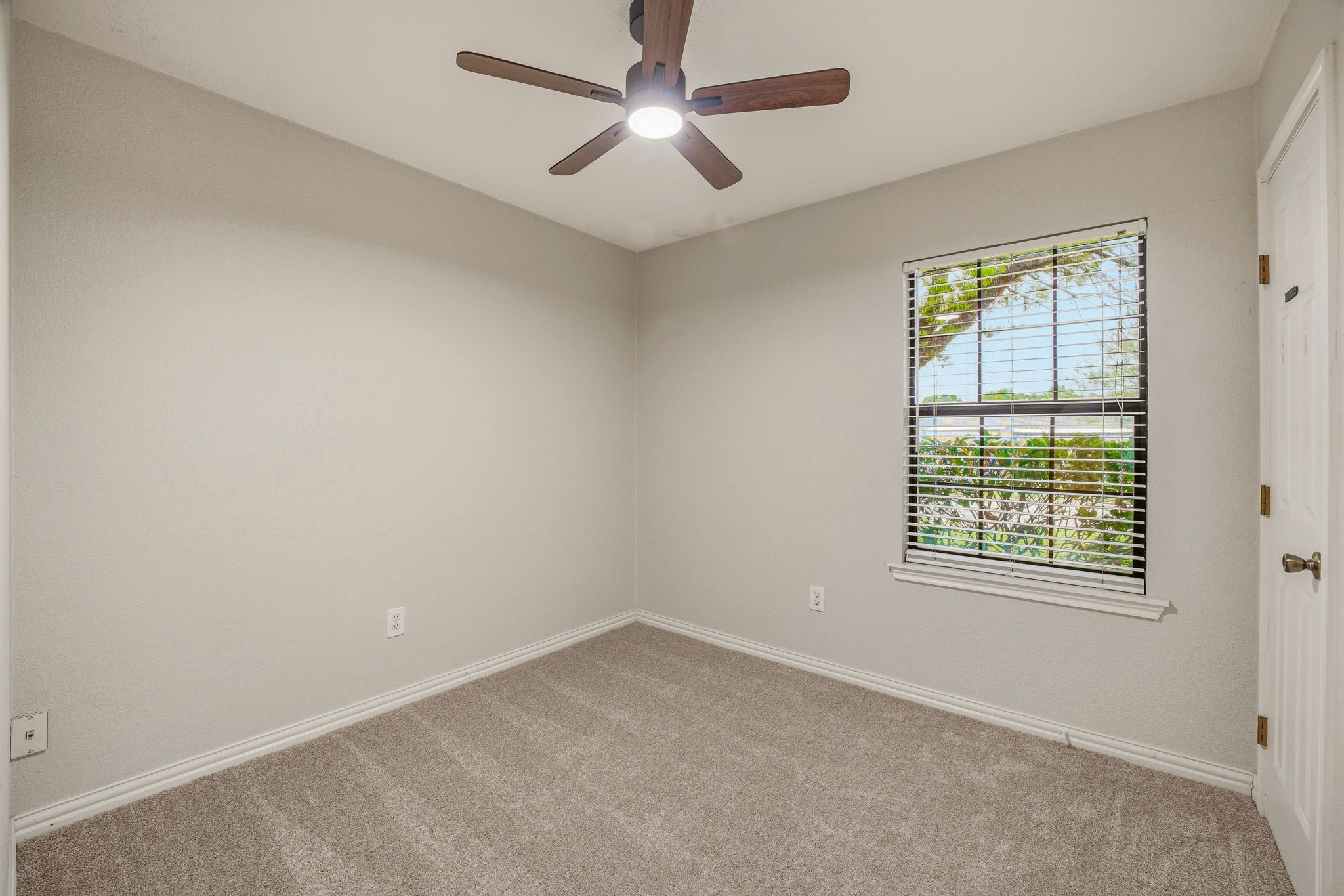 1414 W Torrey Street Granbury TX 76048