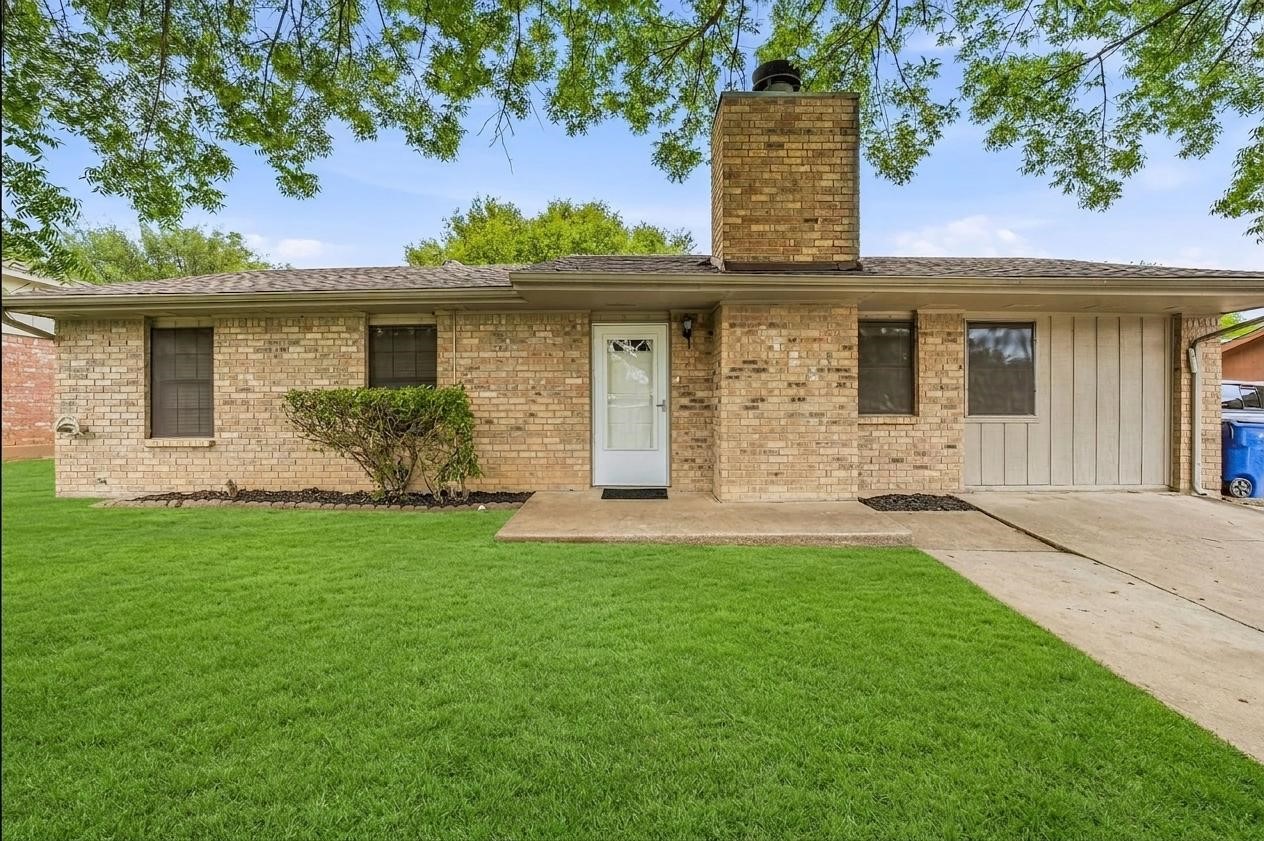 1414 W Torrey Street Granbury TX 76048