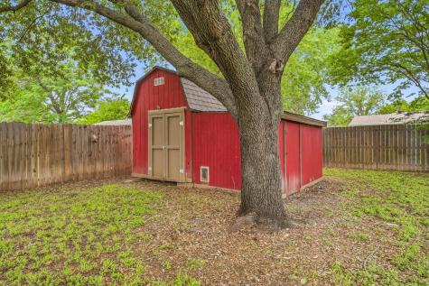1414 W Torrey Street Granbury TX 76048