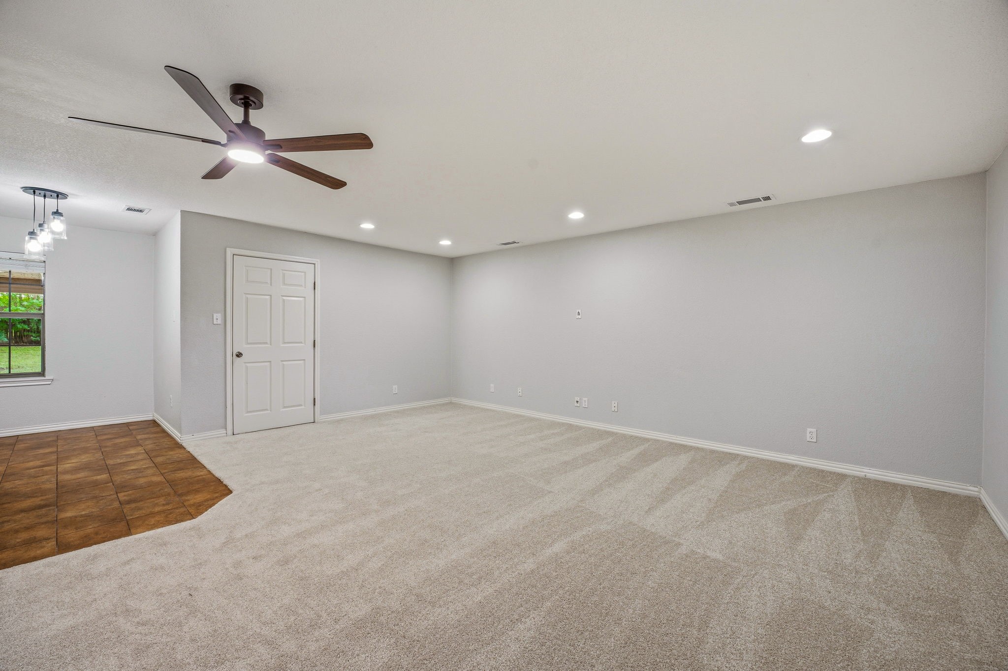 1414 W Torrey Street Granbury TX 76048
