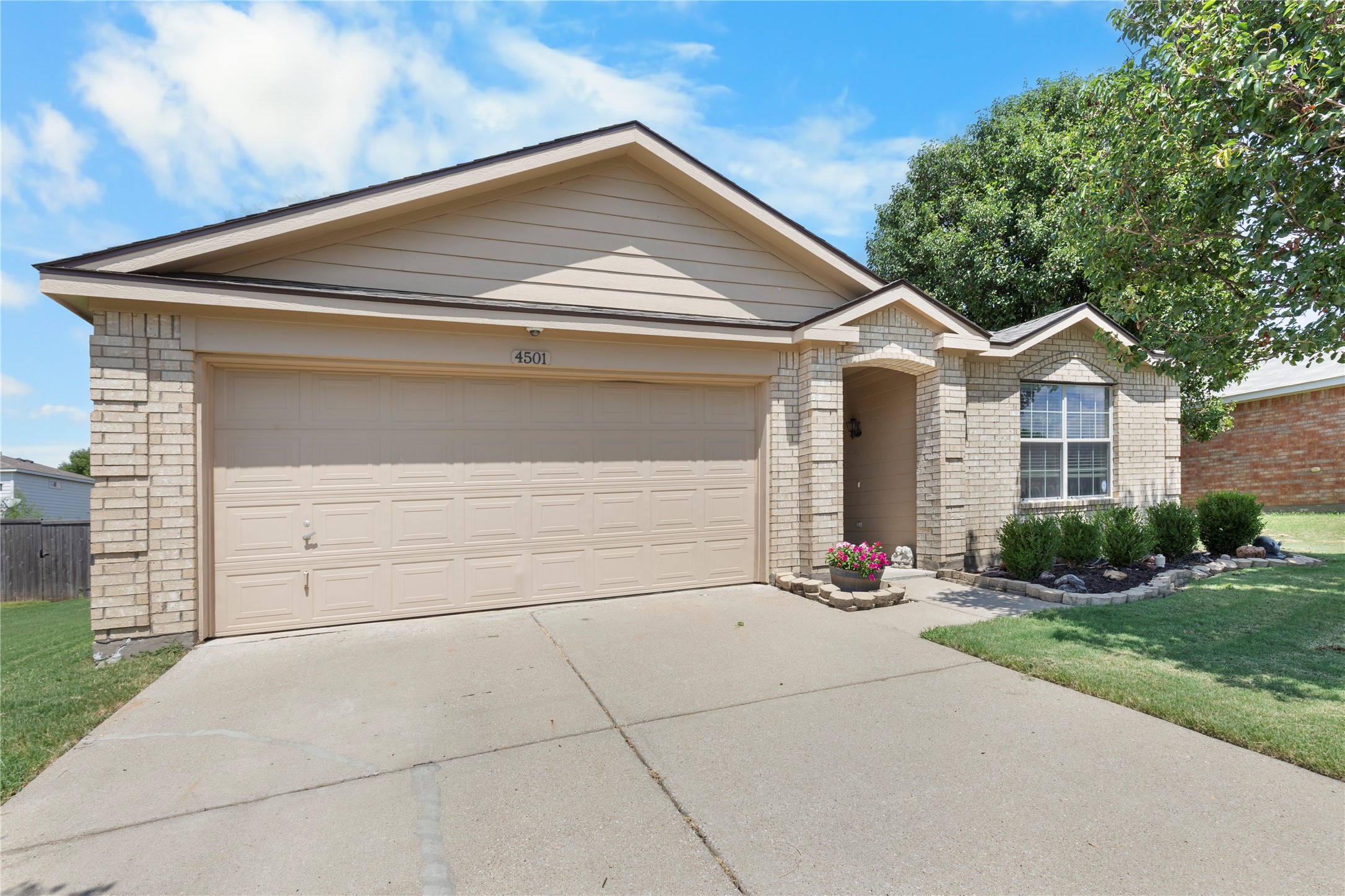 4501 Hawk Lane Sherman TX 75092