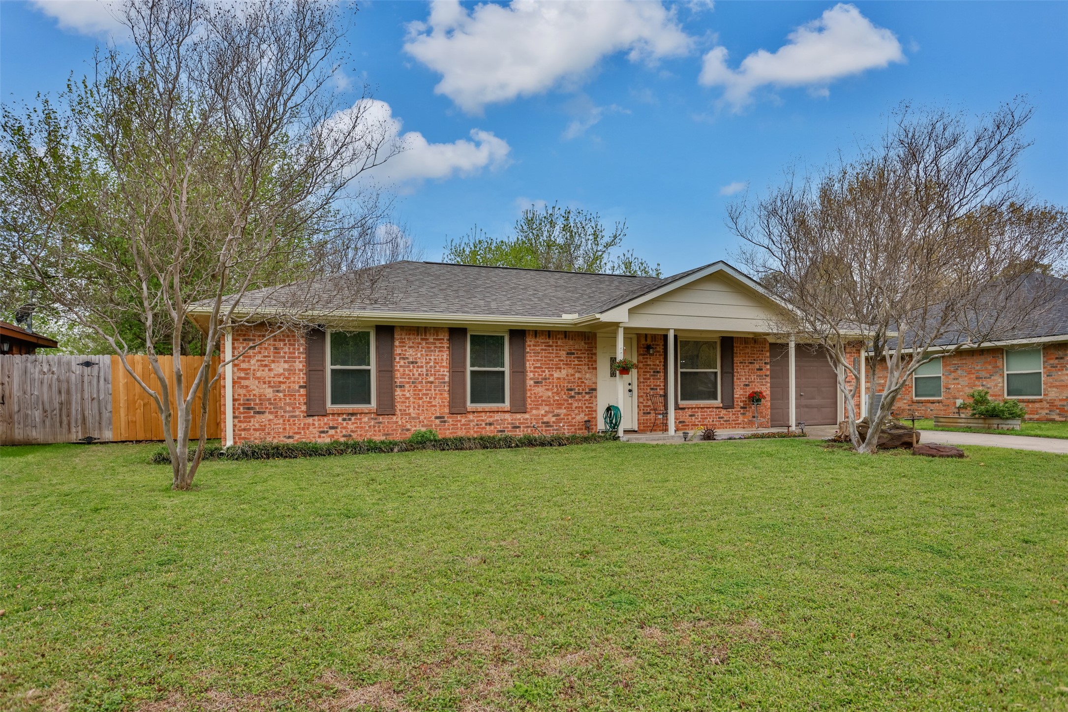 721 Park Place Whitesboro TX 76273