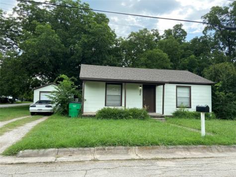 1824 Throckmorton Street Gainesville TX 76240