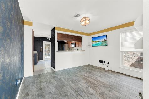 1013 Wakefield Drive Garland TX 75040