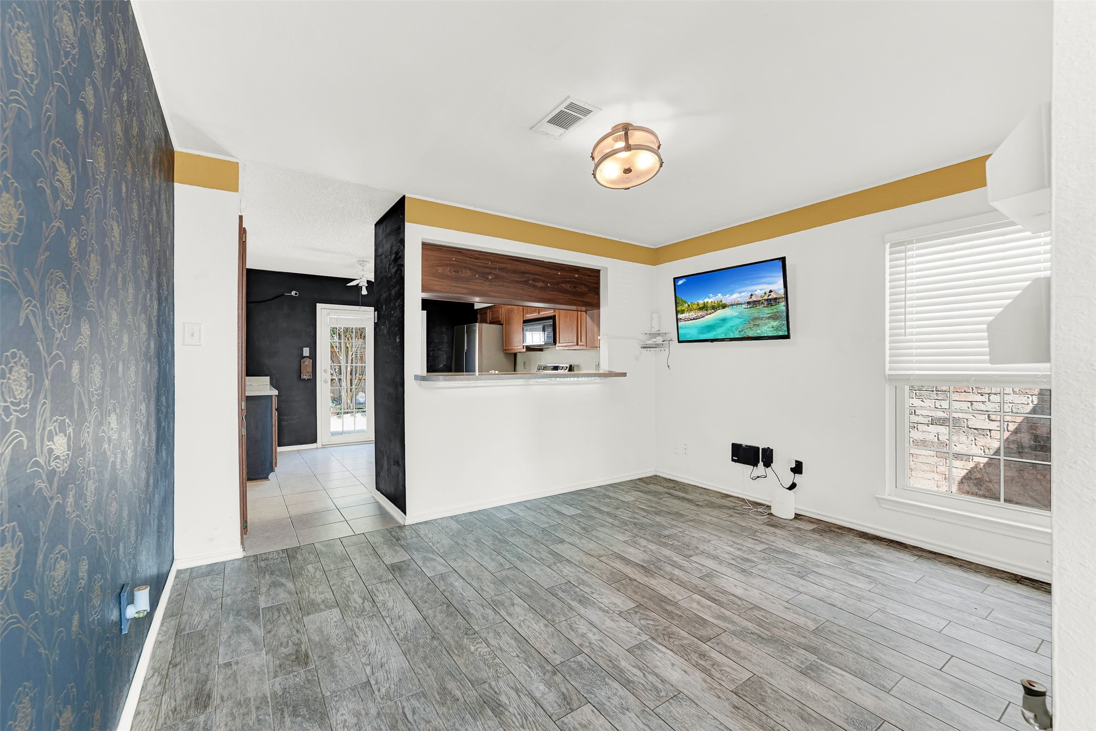 1013 Wakefield Drive Garland TX 75040