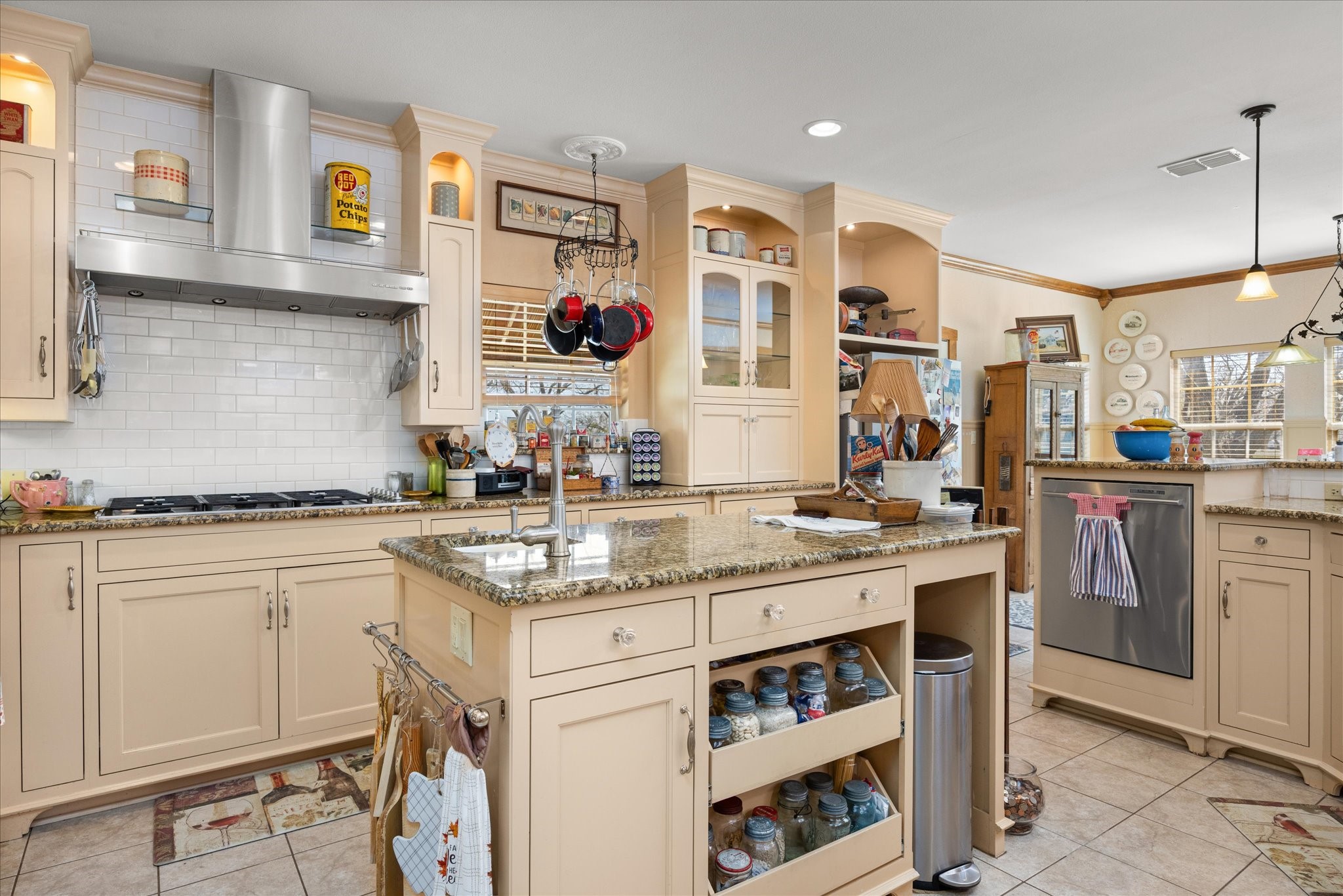 9001 Sawgrass Court Granbury TX 76049