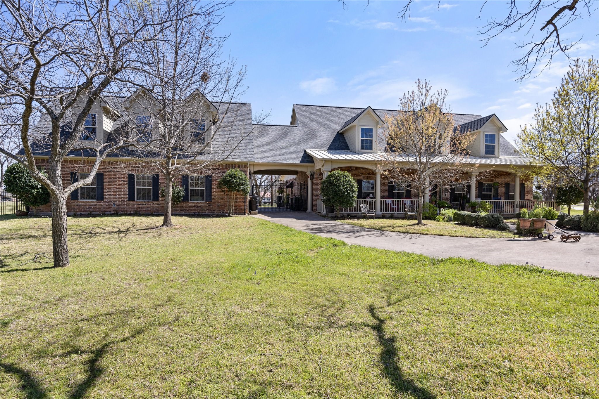 9001 Sawgrass Court Granbury TX 76049