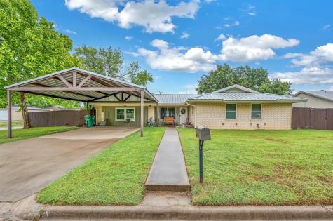 902 S Avenue L Clifton TX 76634