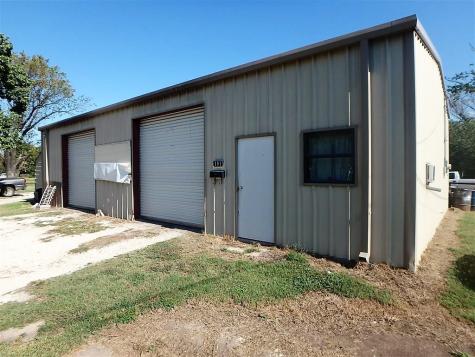 101 E Trinity Street Groesbeck TX 76642