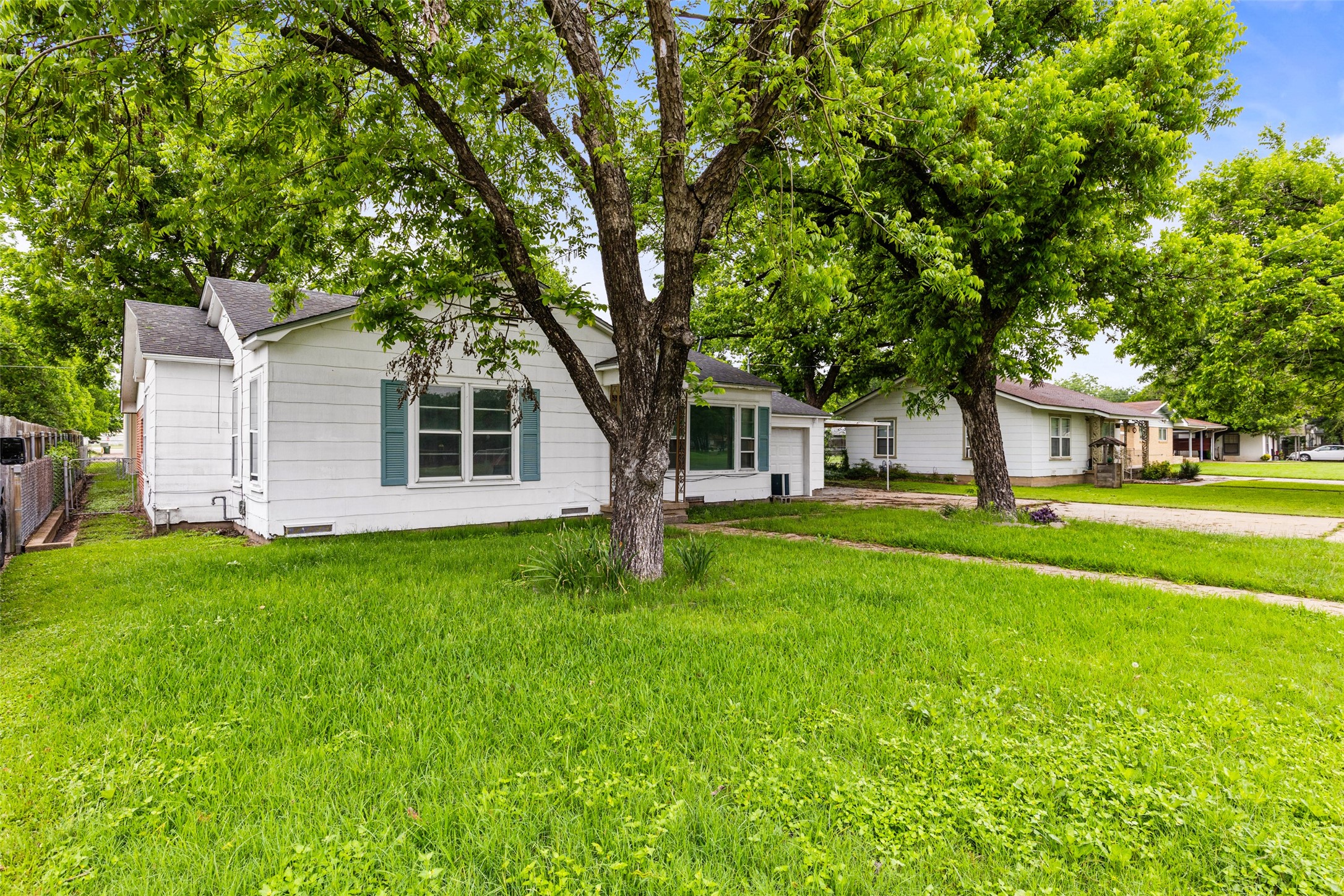 2700 Briarwood Lane Bellmead TX 76705