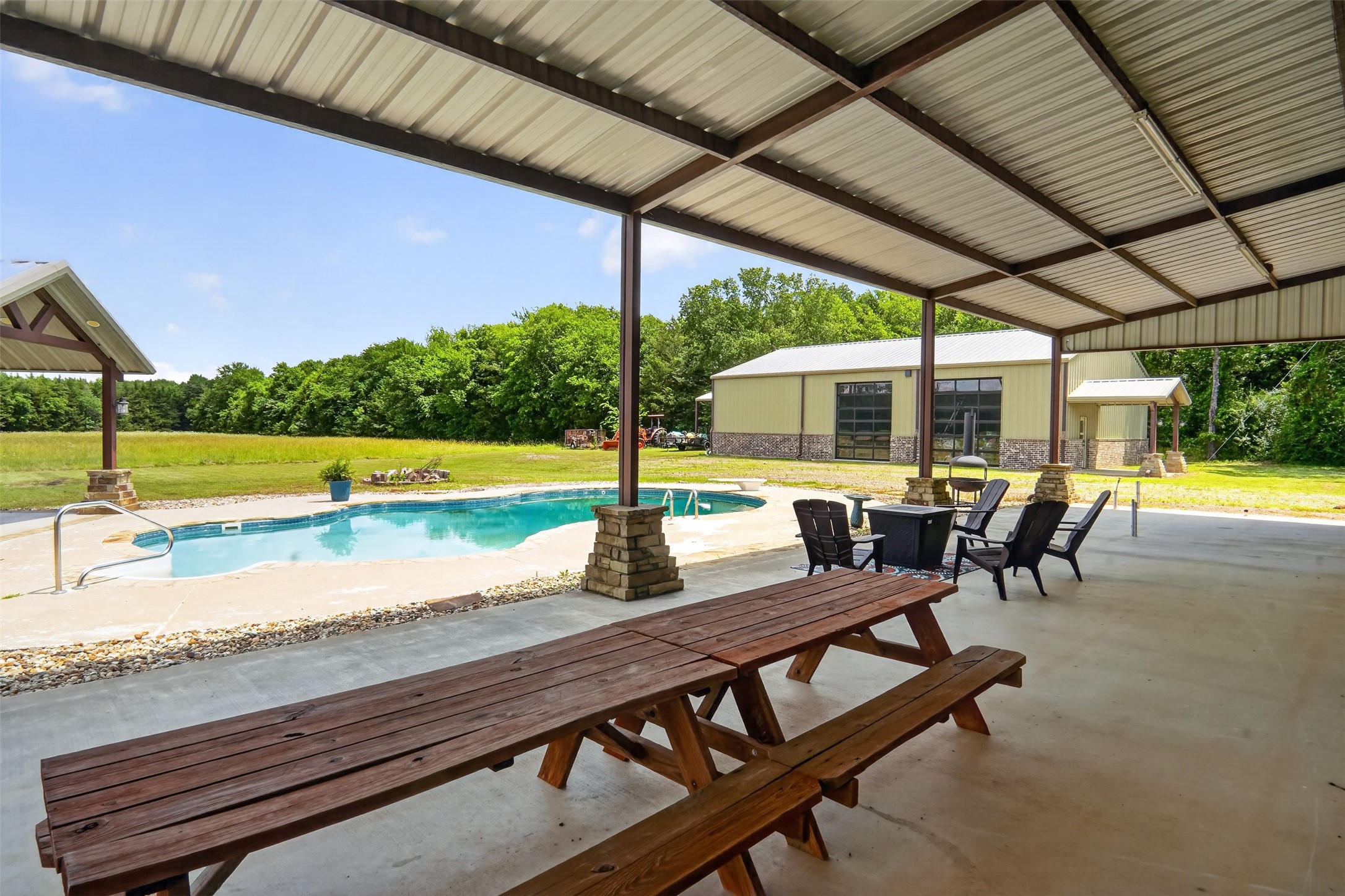 1524 County Road 34520 Sumner TX 75486